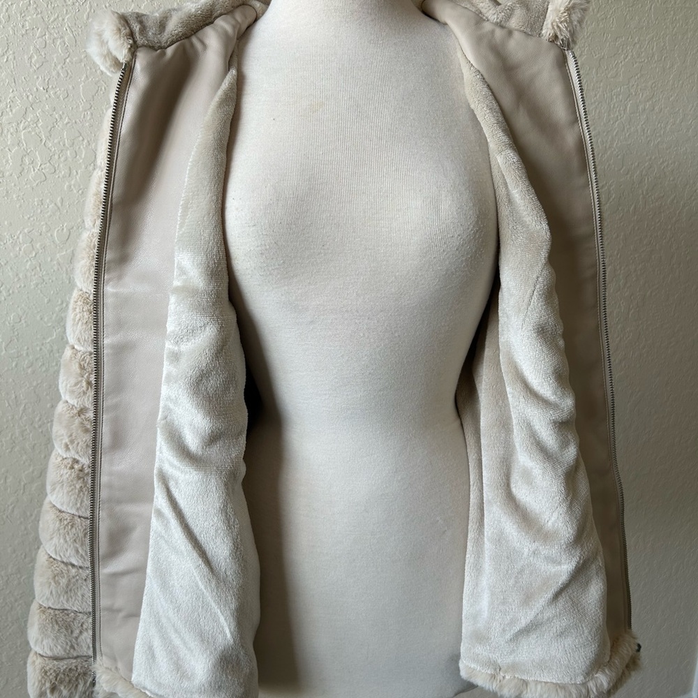 Cream Faux Fur Puffer Zip Jacket Hooded Soft Chic and Effortless - Picture 6 of 8